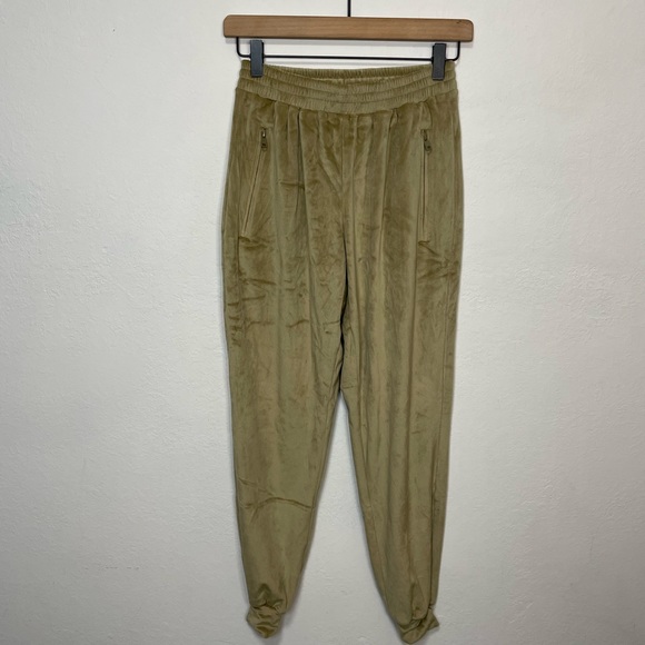 Skims Velour Joggers Gold - Picture 6 of 14